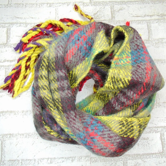 Steve Madden Accessories - Steve Madden Oversized Fluffy Plaid Scarf